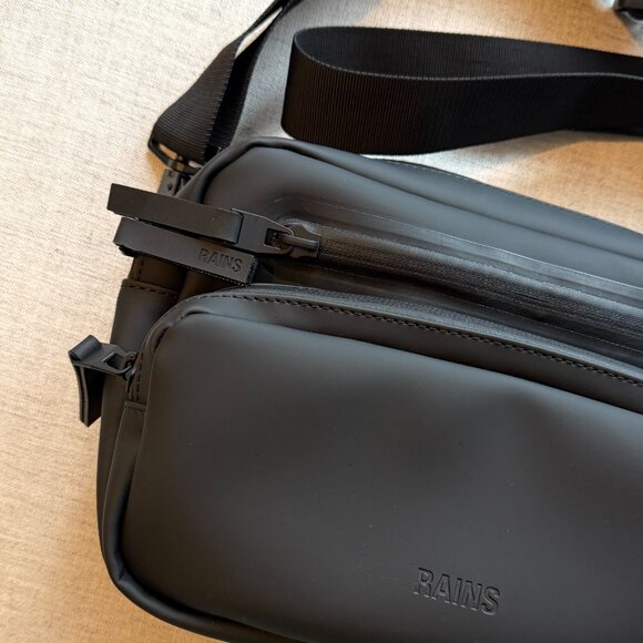 Rains Cargo Box Bag in Black - Picture 3 of 7